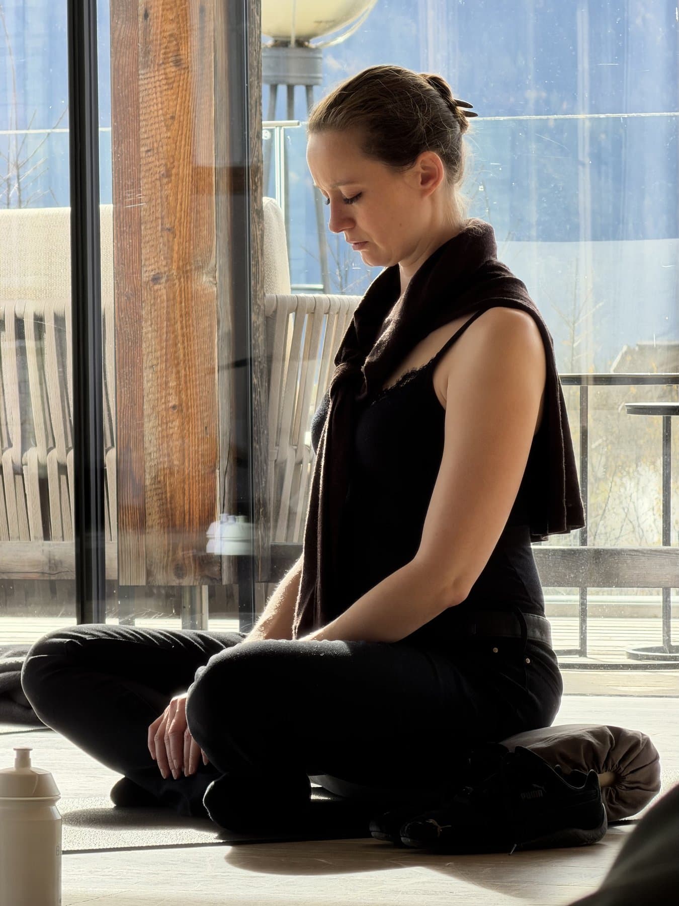 Ruhige Morgensession beim Abschluss des Retreats