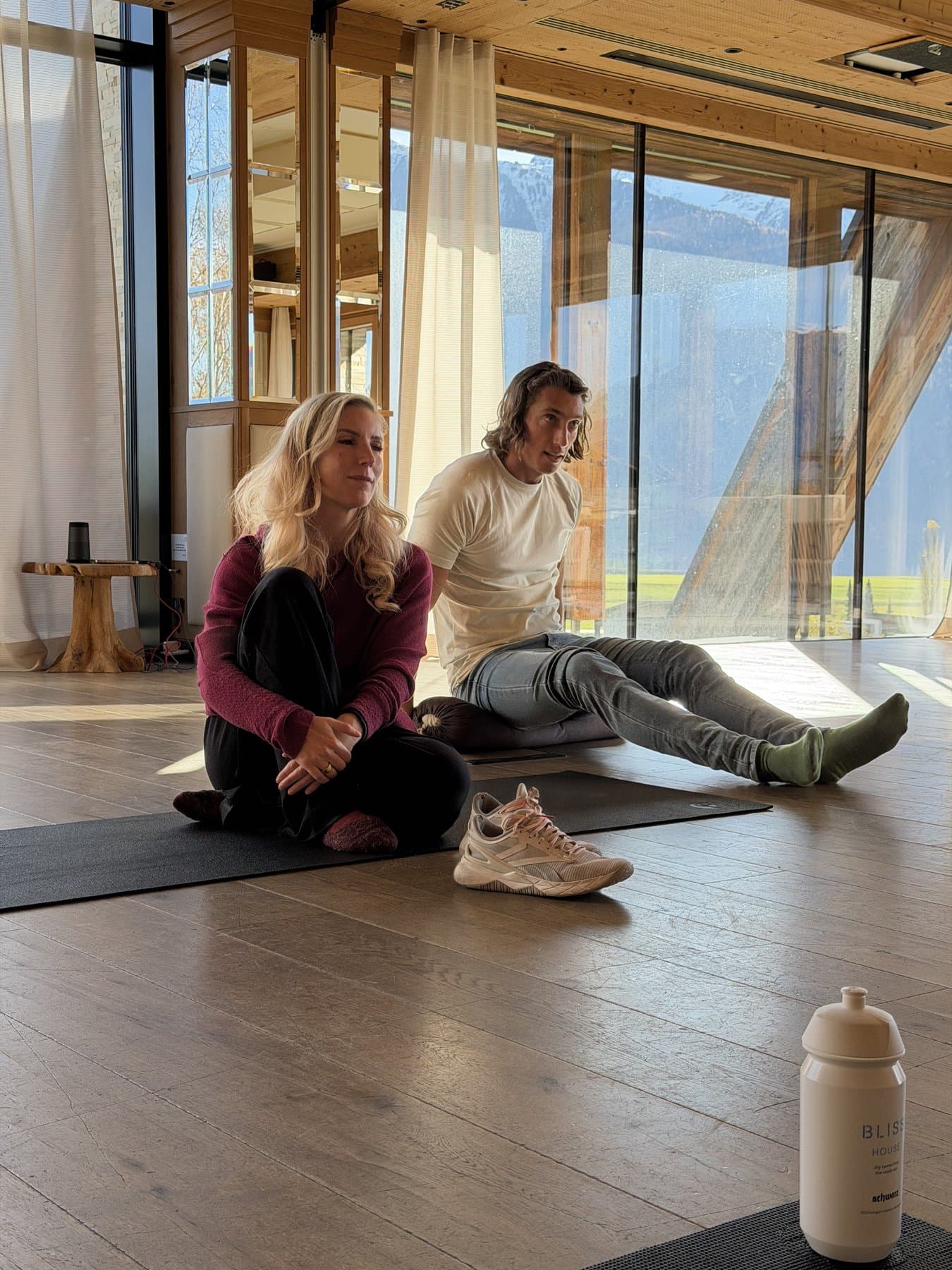 Workshop-Atmosphäre im Holz- und Glasambiente des Alpenresorts